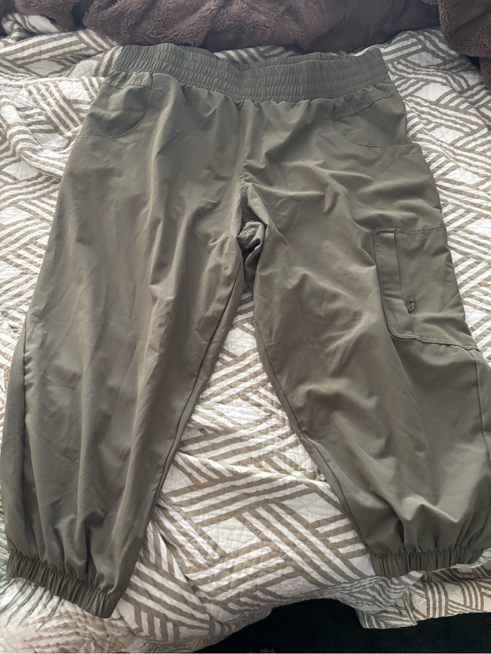 Women’s Olive Green Cargo Jogger Pants below knee